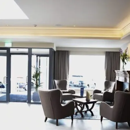 Waterfront 호텔 던글로