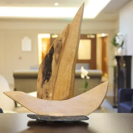 Waterfront 4* 던글로