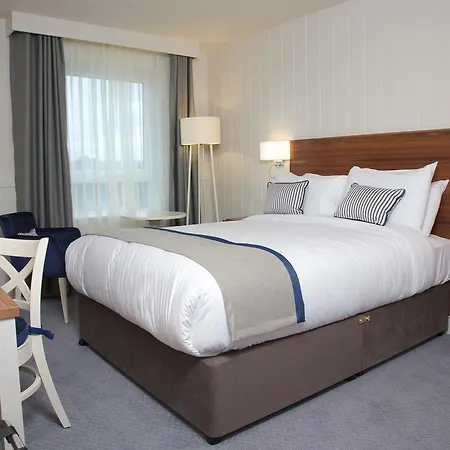 Waterfront 4*