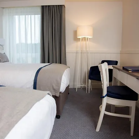 Waterfront 4* دونغلو