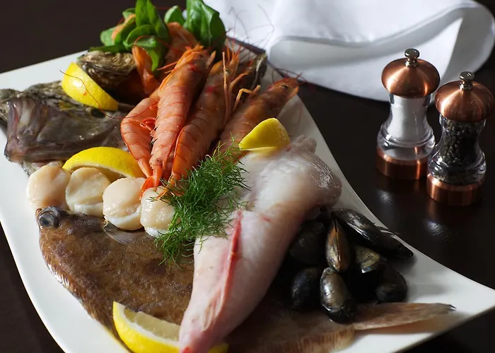 מלון Waterfront 4*