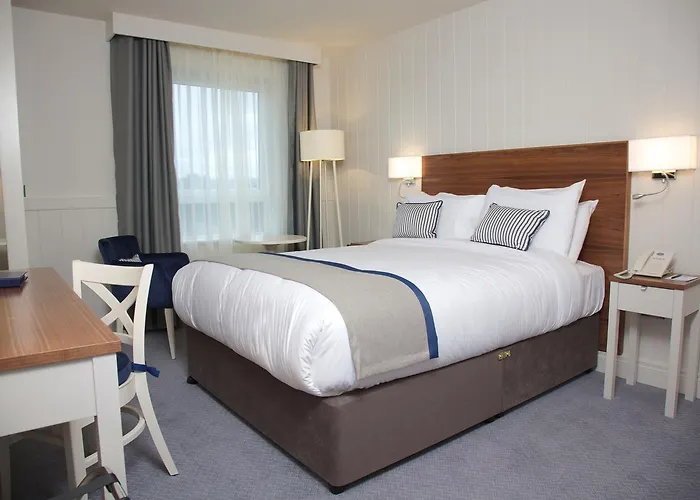 Waterfront 4*